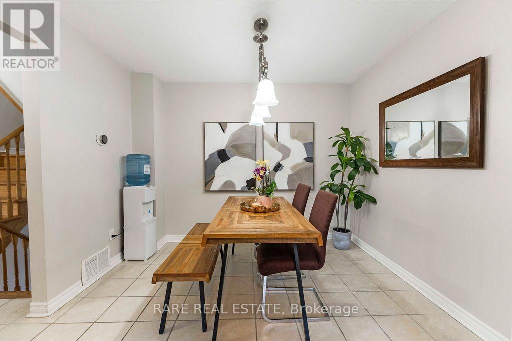 21 - 2006 MARTIN GROVE ROAD Image 18