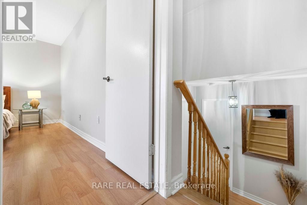 21 - 2006 MARTIN GROVE ROAD Image 36