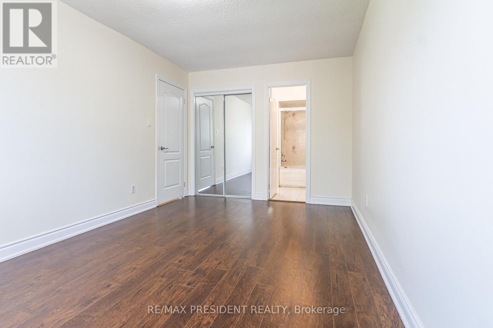 (Upper) - 17 MANITOU CRESCENT Image 19