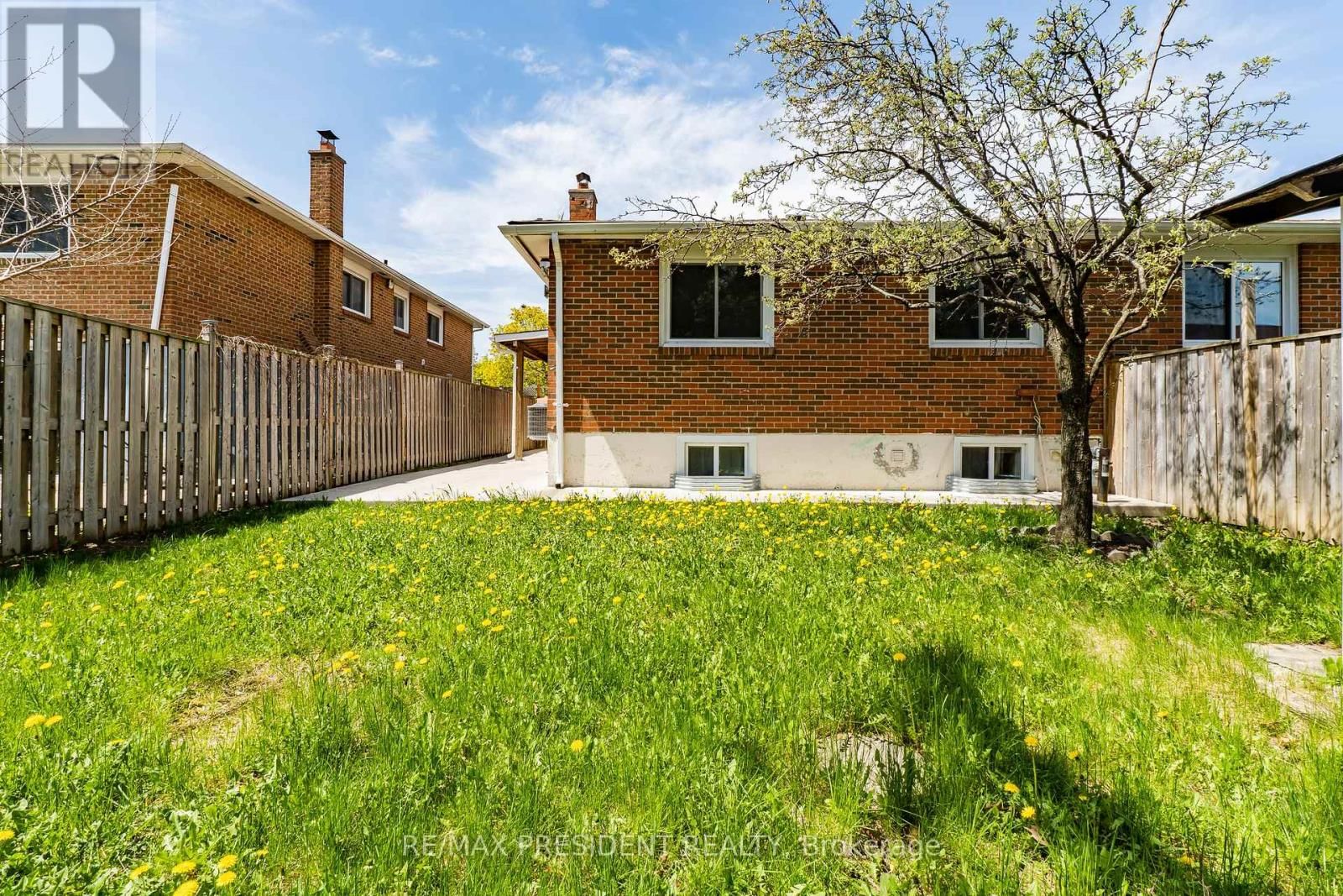 (Upper) - 17 MANITOU CRESCENT Image 27