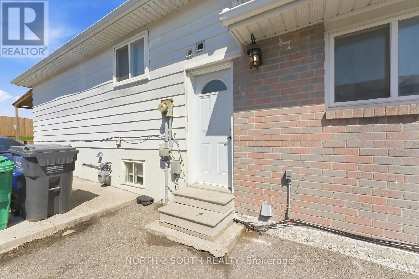 7739 PRIORY CRESCENT Image 36