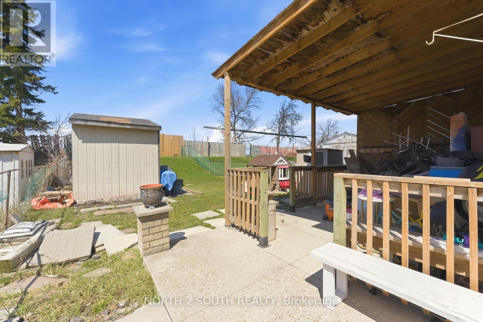 7739 PRIORY CRESCENT Image 37