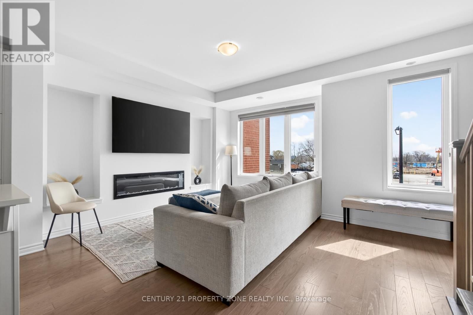 5186 VIOLA DESMOND DRIVE Image 14