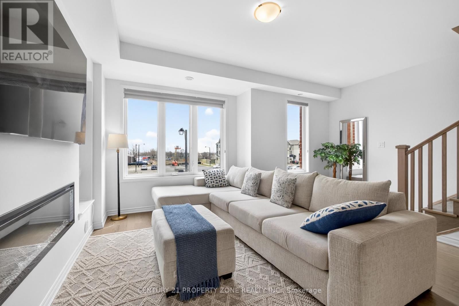 5186 VIOLA DESMOND DRIVE Image 15