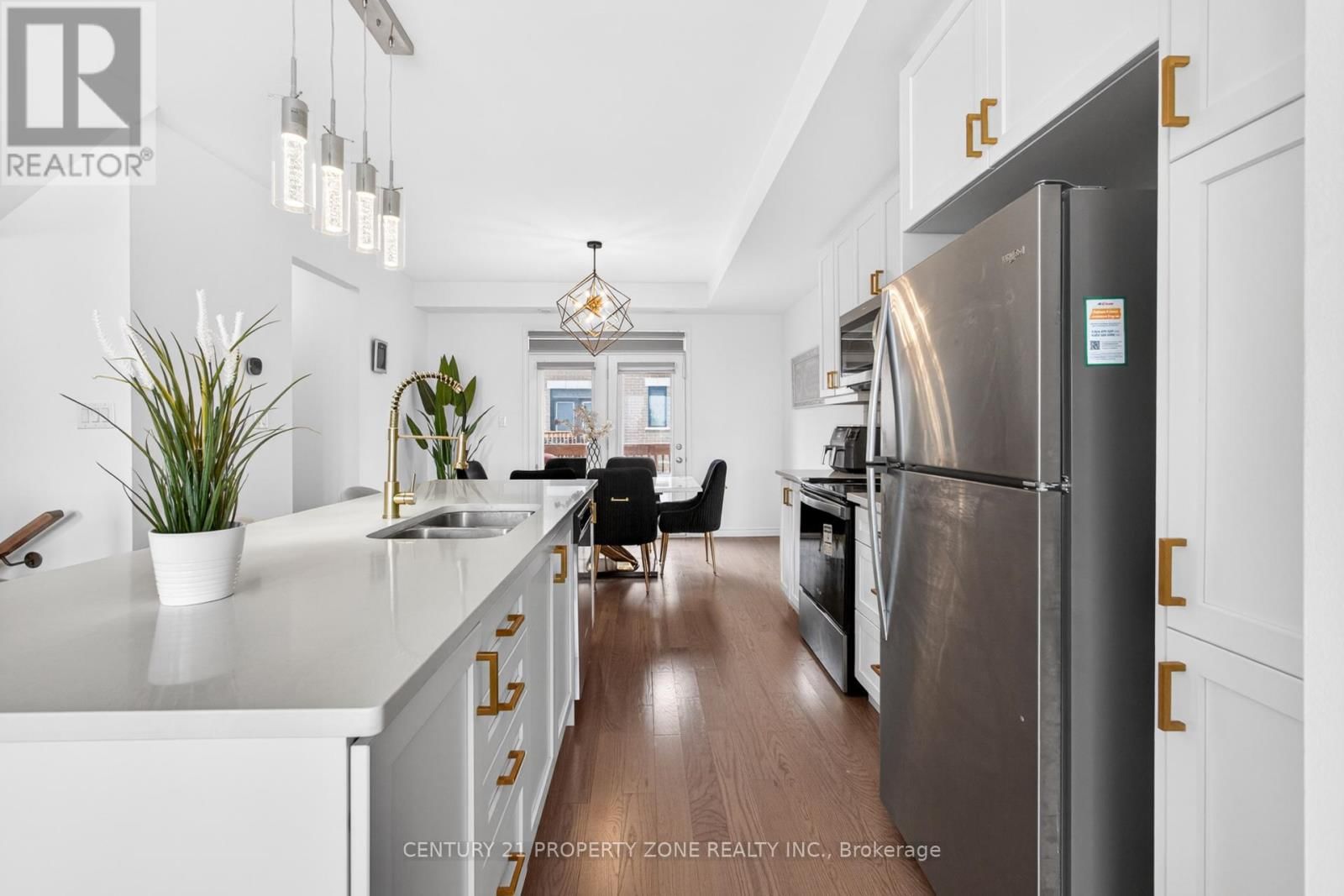 5186 VIOLA DESMOND DRIVE Image 19