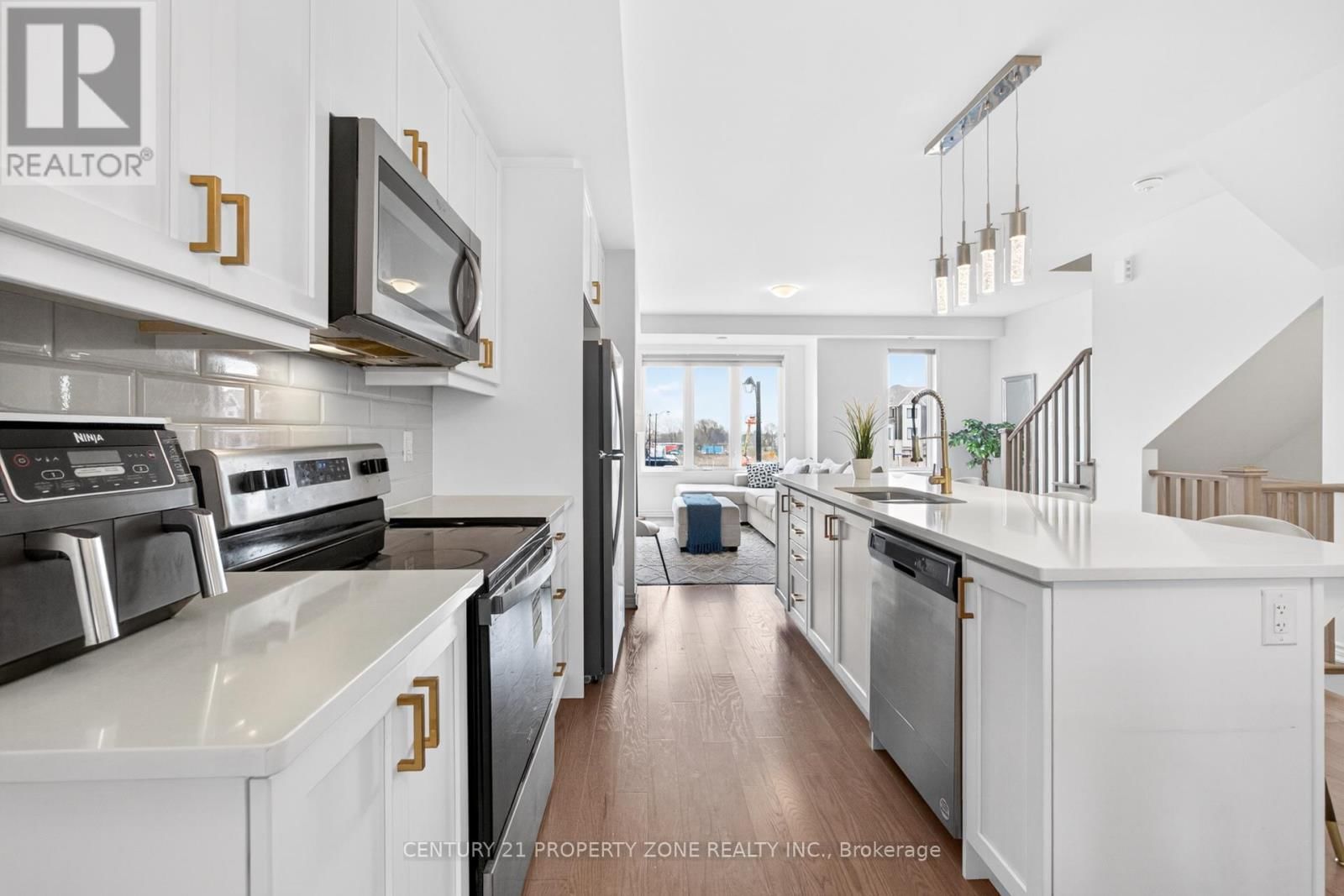 5186 VIOLA DESMOND DRIVE Image 20