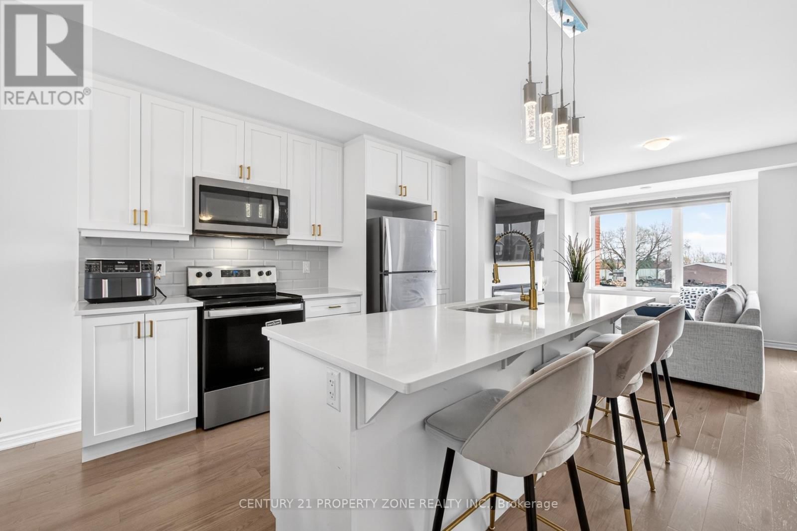 5186 VIOLA DESMOND DRIVE Image 21