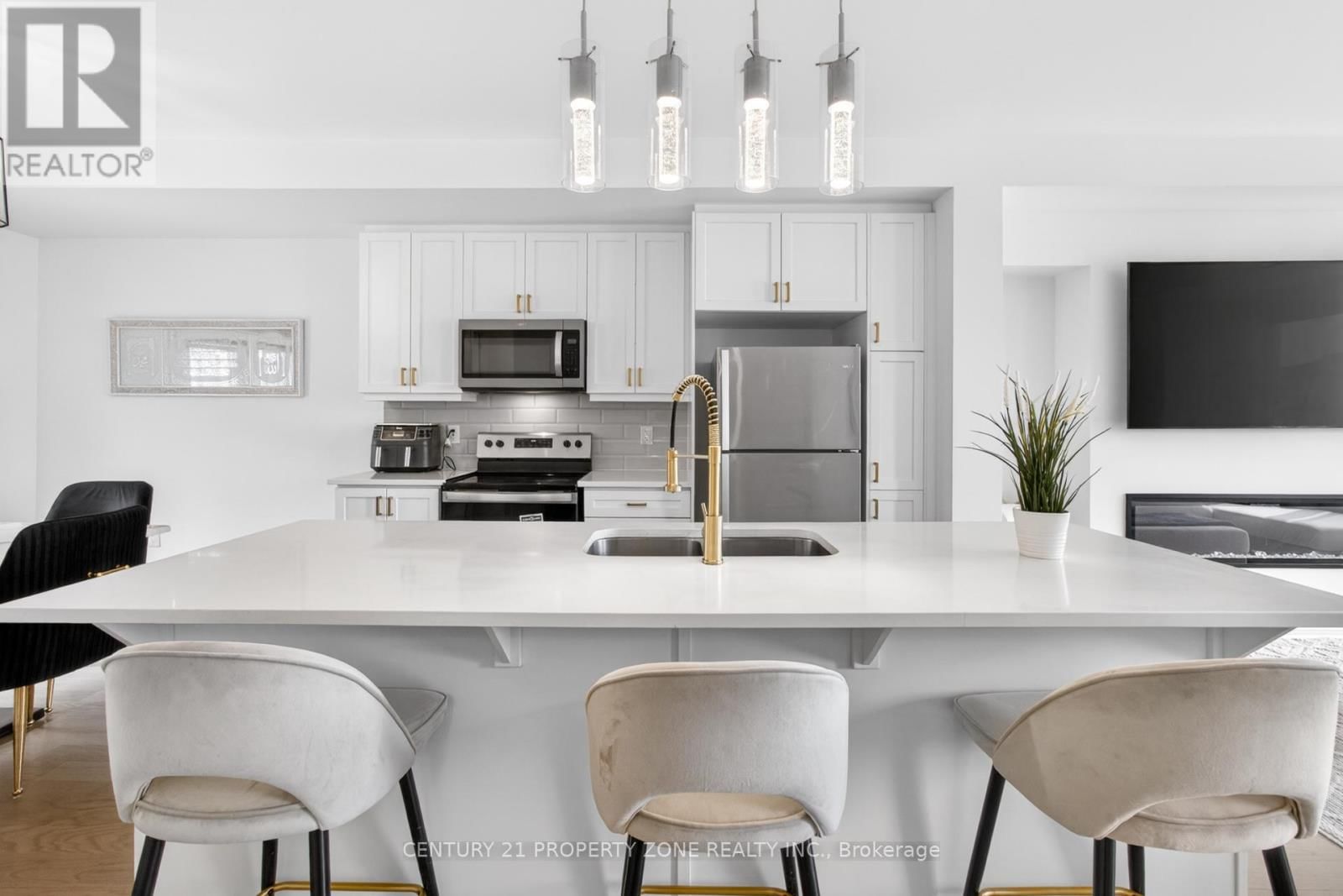 5186 VIOLA DESMOND DRIVE Image 22