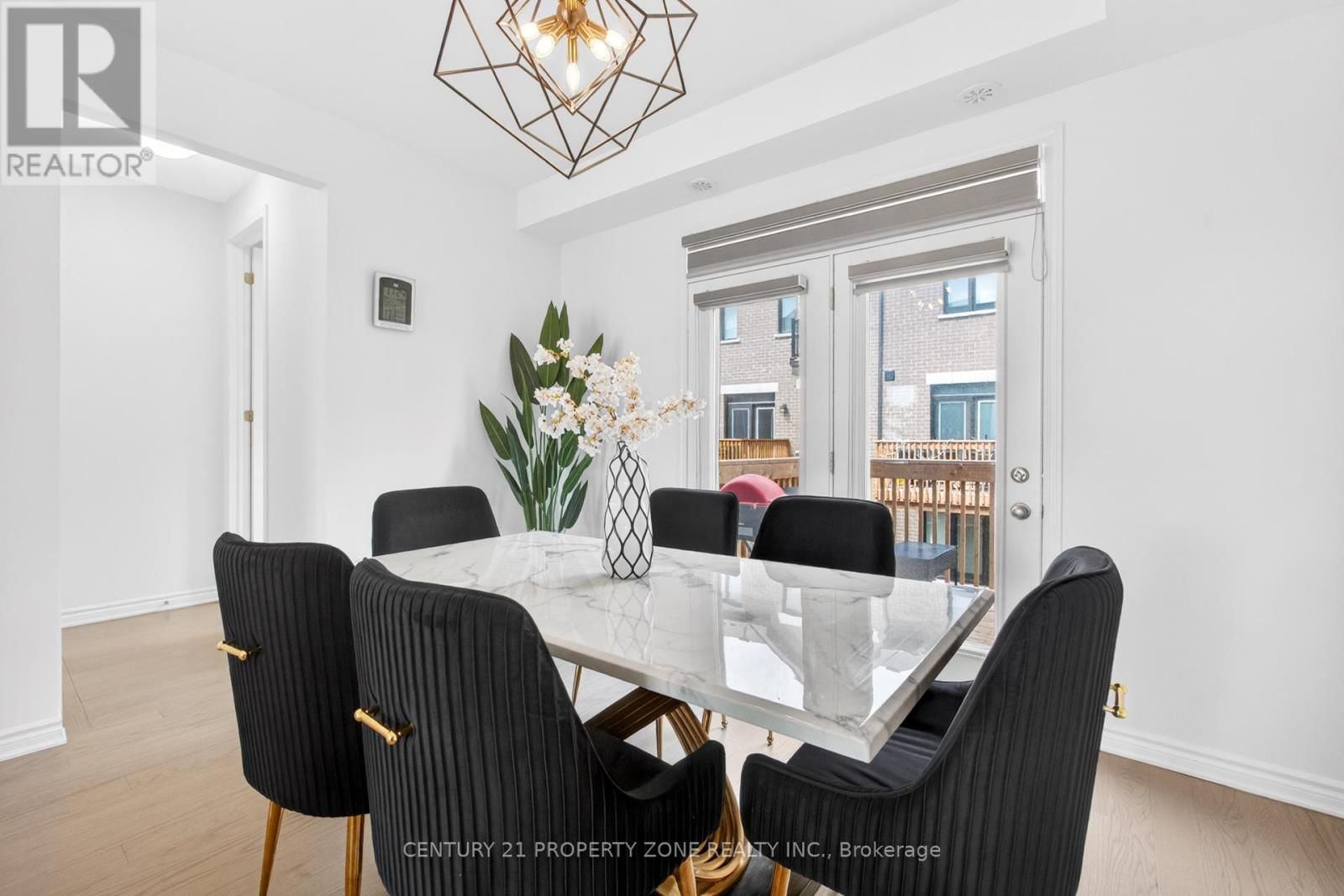 5186 VIOLA DESMOND DRIVE Image 24