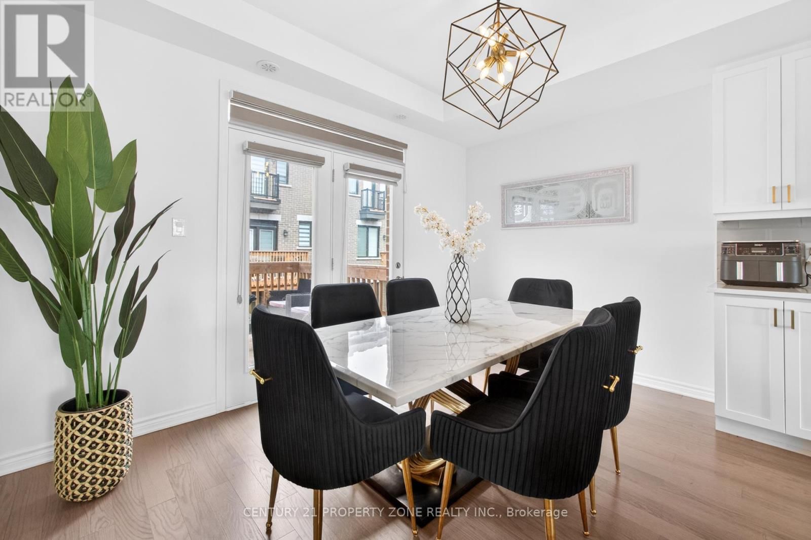 5186 VIOLA DESMOND DRIVE Image 25