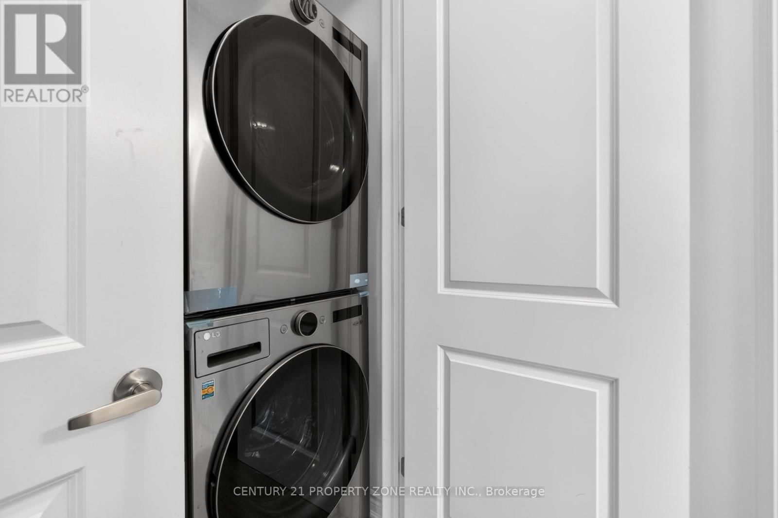 5186 VIOLA DESMOND DRIVE Image 27