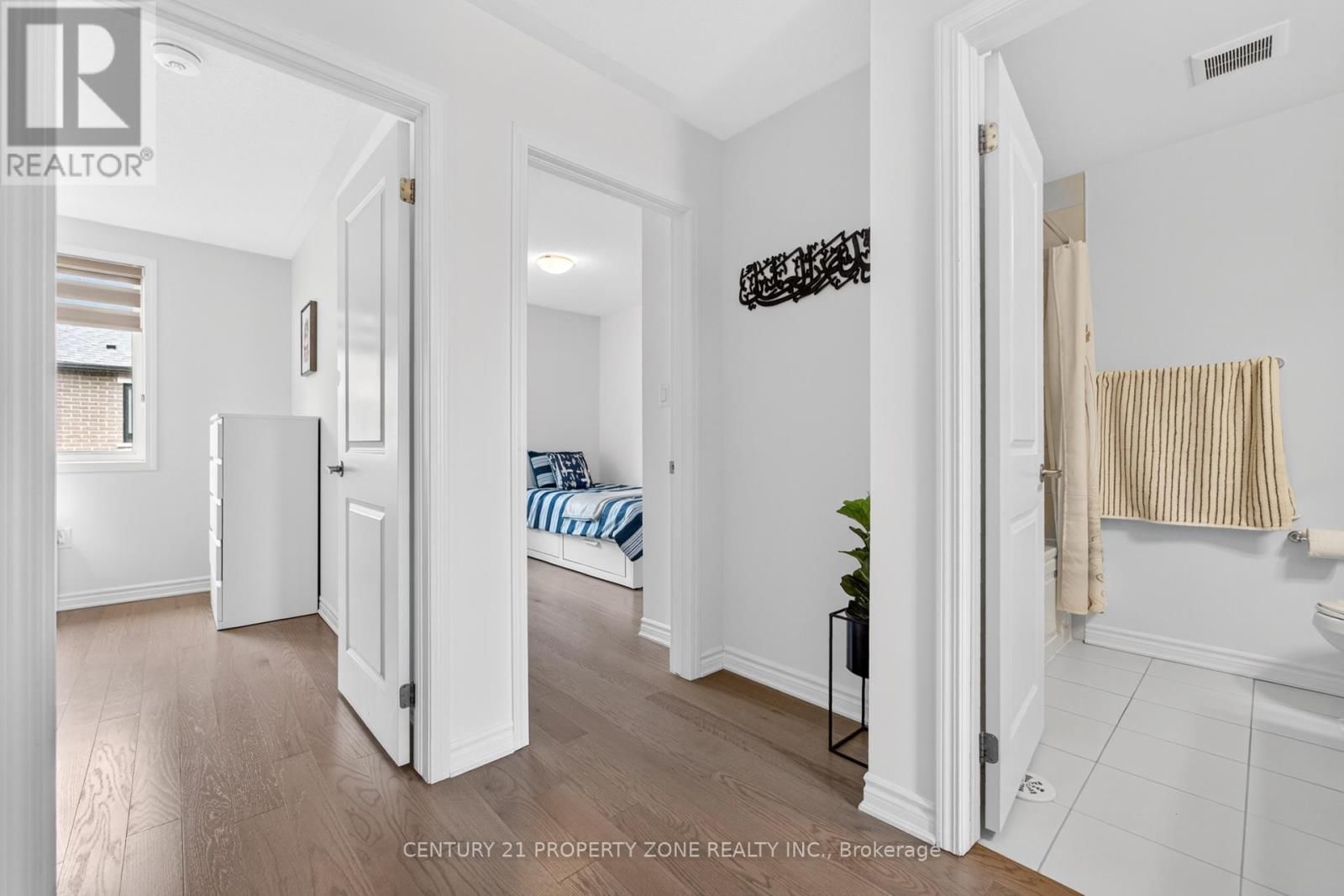 5186 VIOLA DESMOND DRIVE Image 32