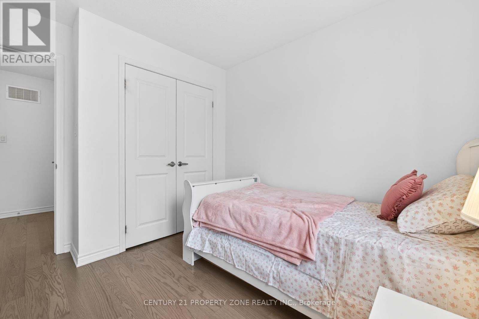 5186 VIOLA DESMOND DRIVE Image 36