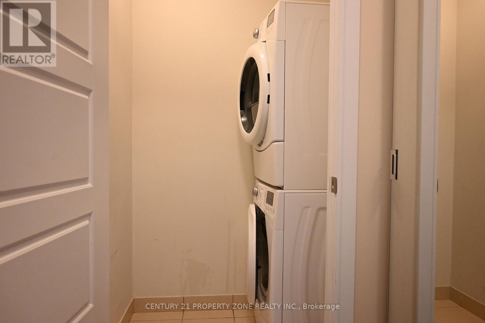 610 - 15 VIKING LANE Image 12