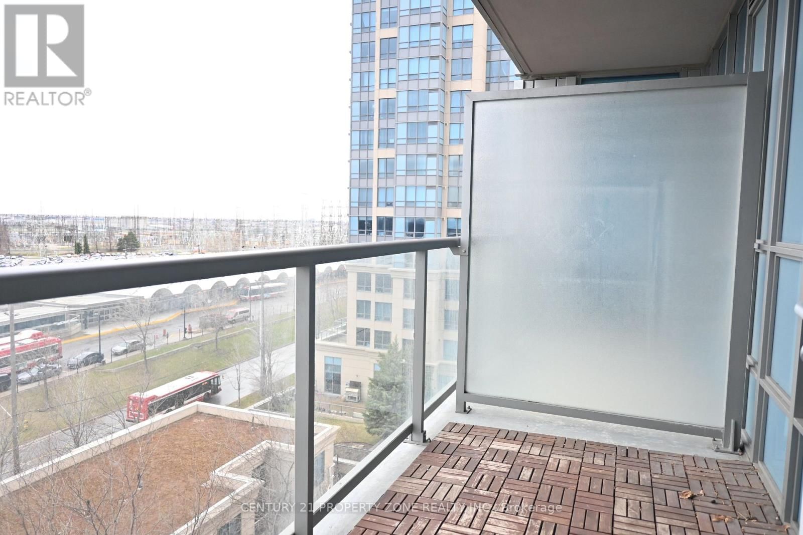 610 - 15 VIKING LANE Image 13