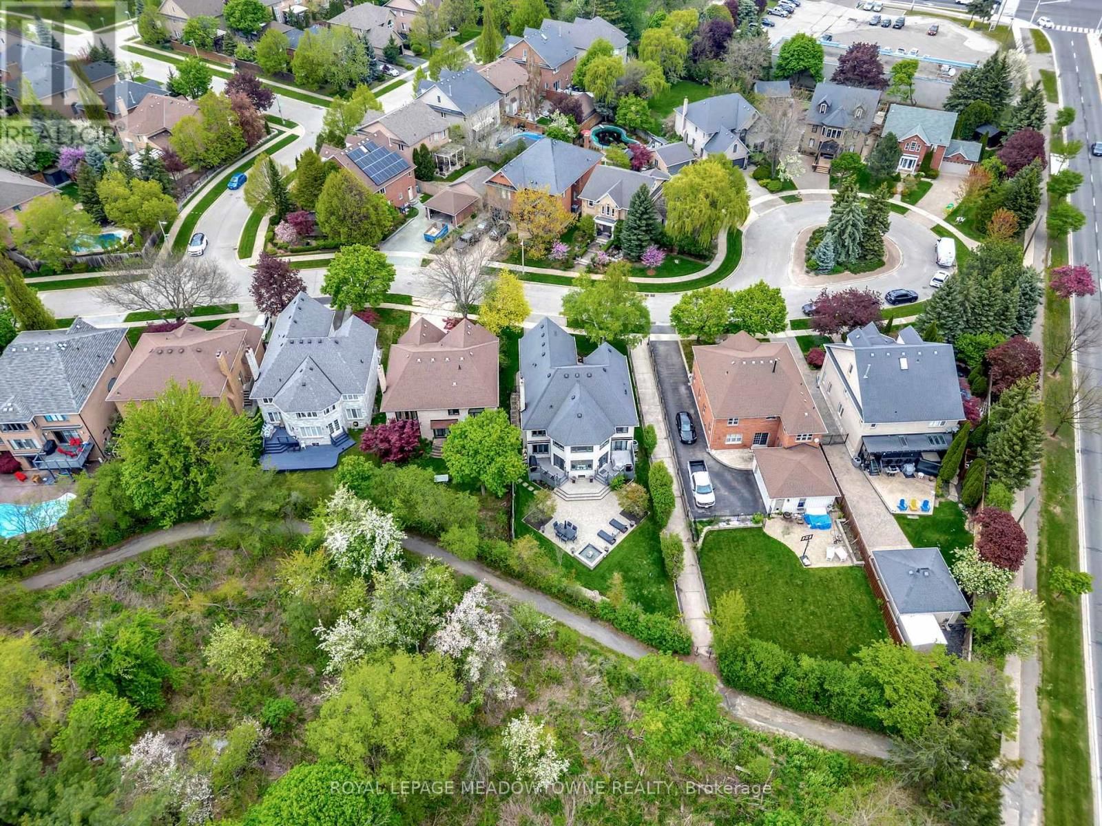 2008 PEAK PLACE Image 38