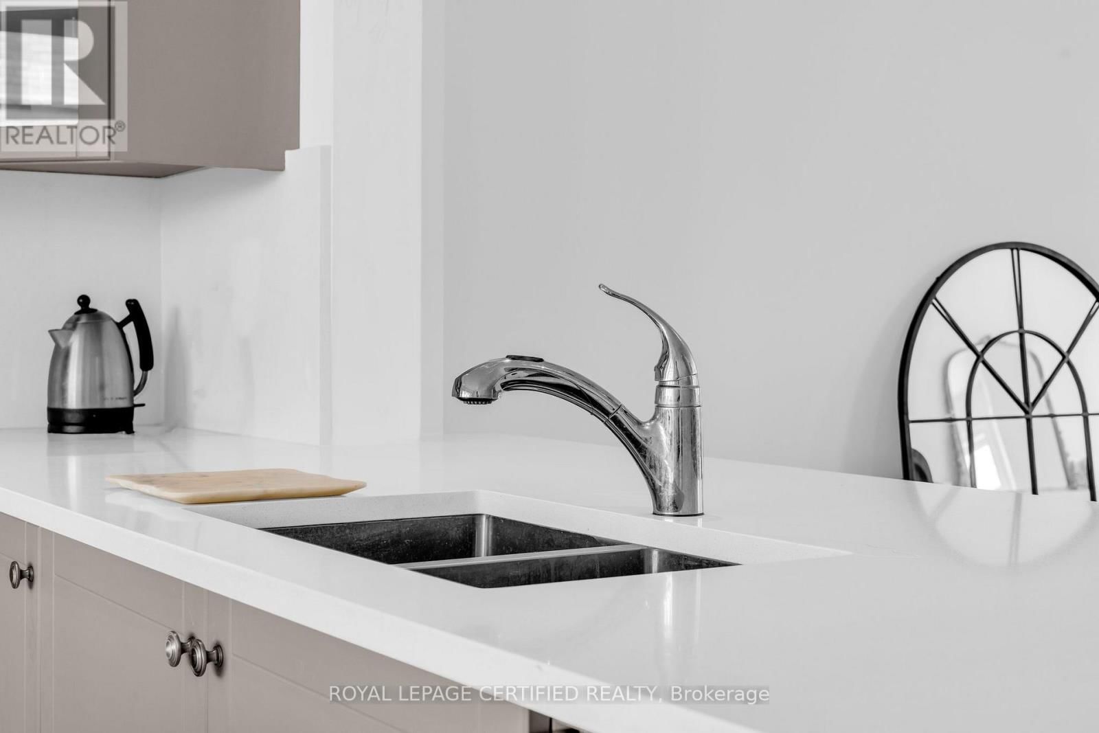 10 - 74A THOMAS STREET Image 17