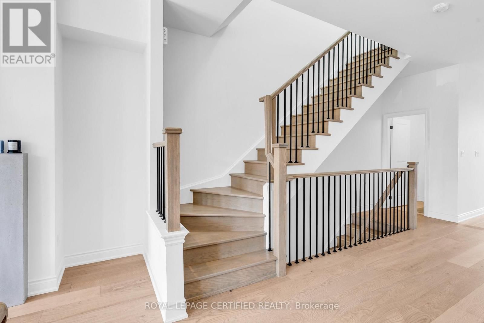 10 - 74A THOMAS STREET Image 21