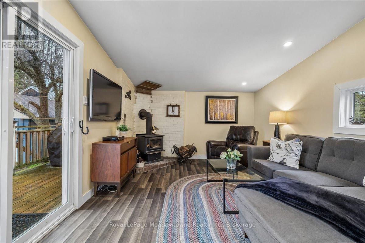 11024 FIRST LINE Image 18