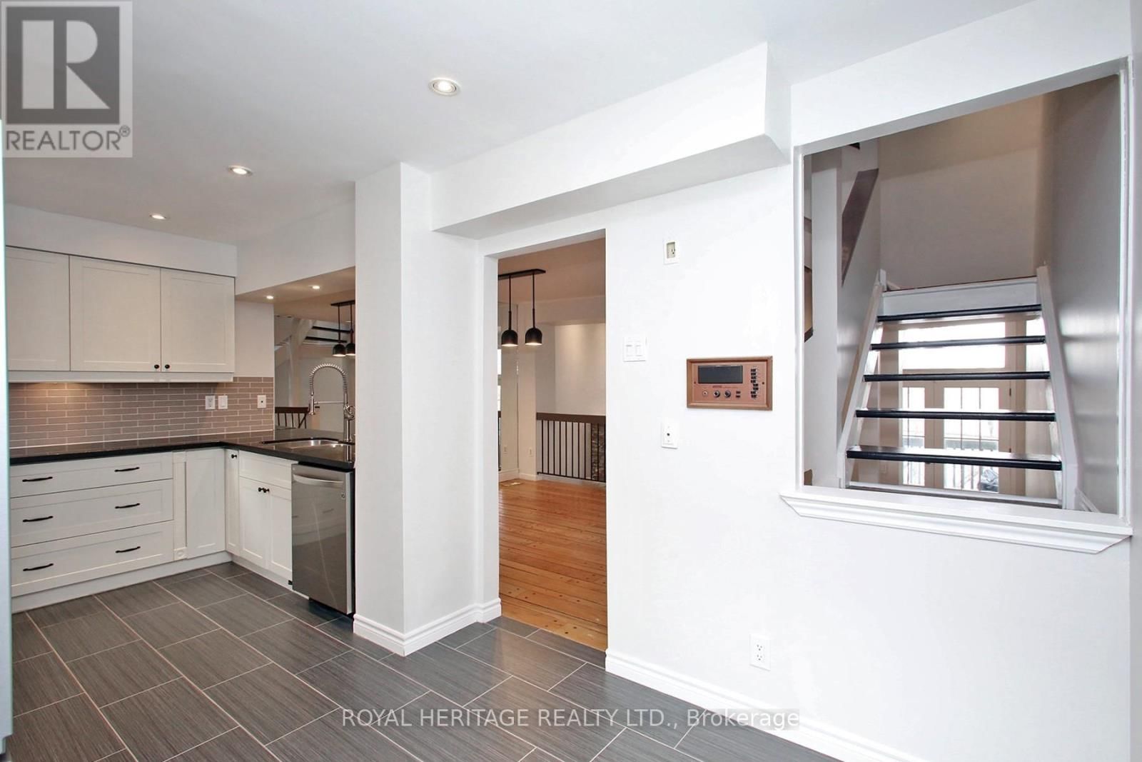 6 - 24 REID DRIVE Image 11