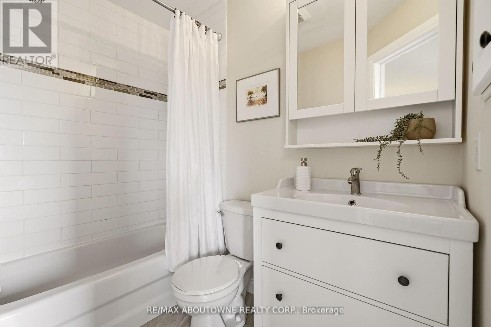 408 FAIRGATE WAY Image 18