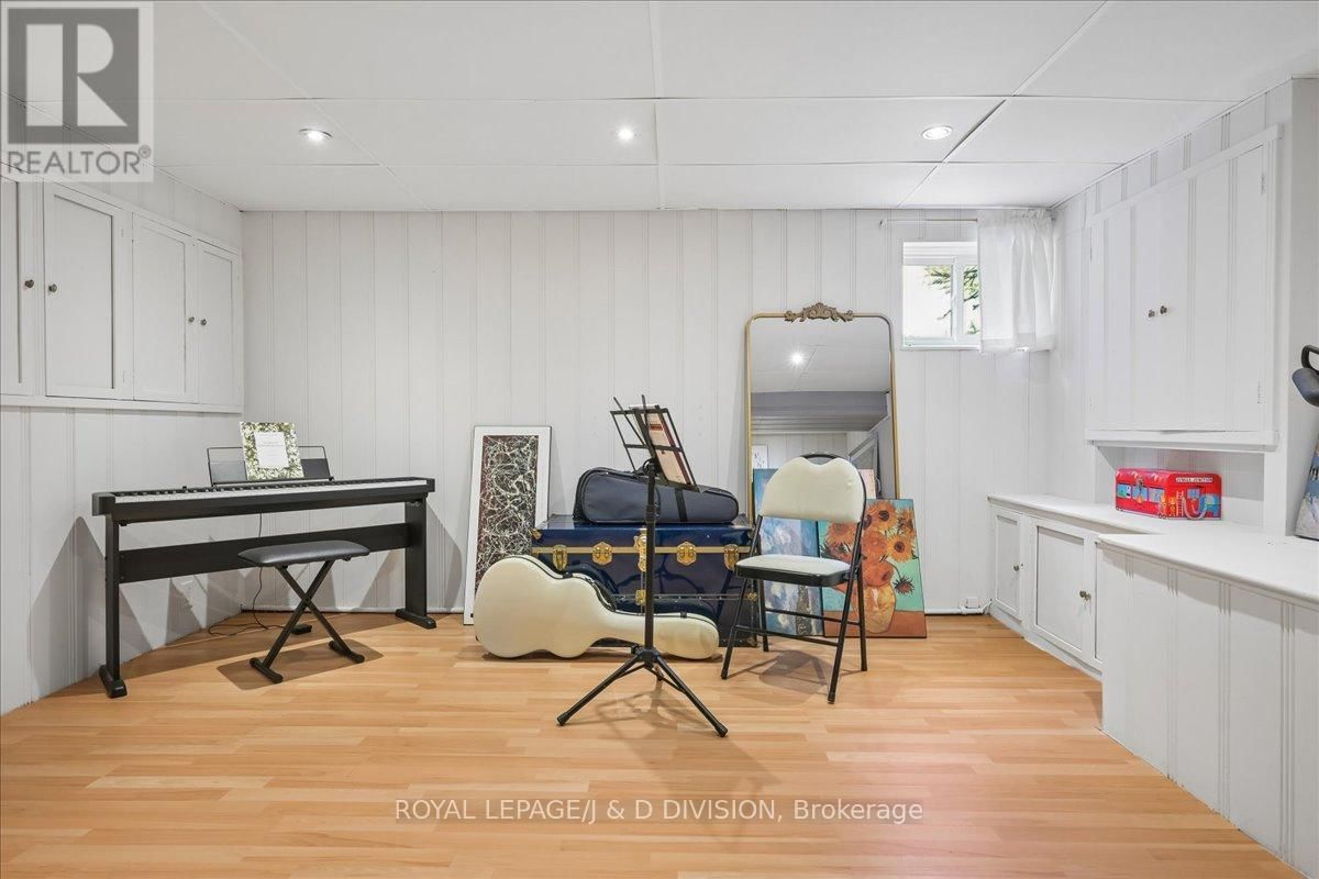 51 SKYLARK ROAD Image 32