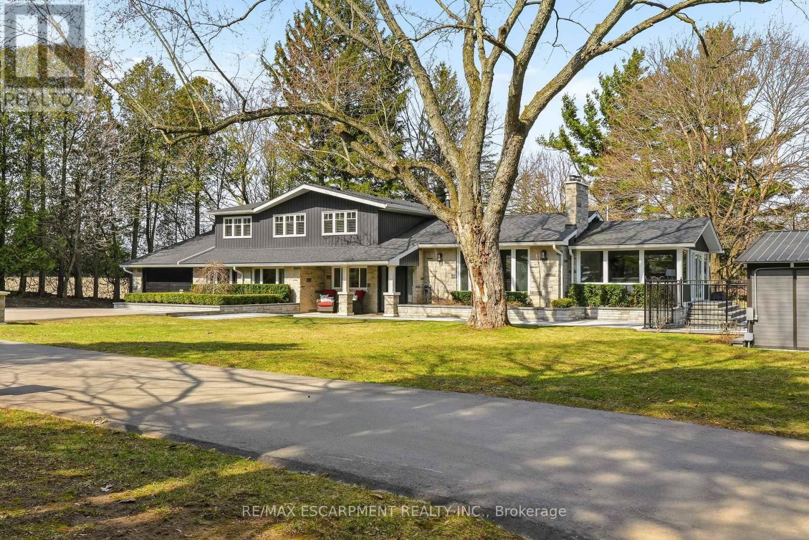 1189 BRITANNIA ROAD Image 2