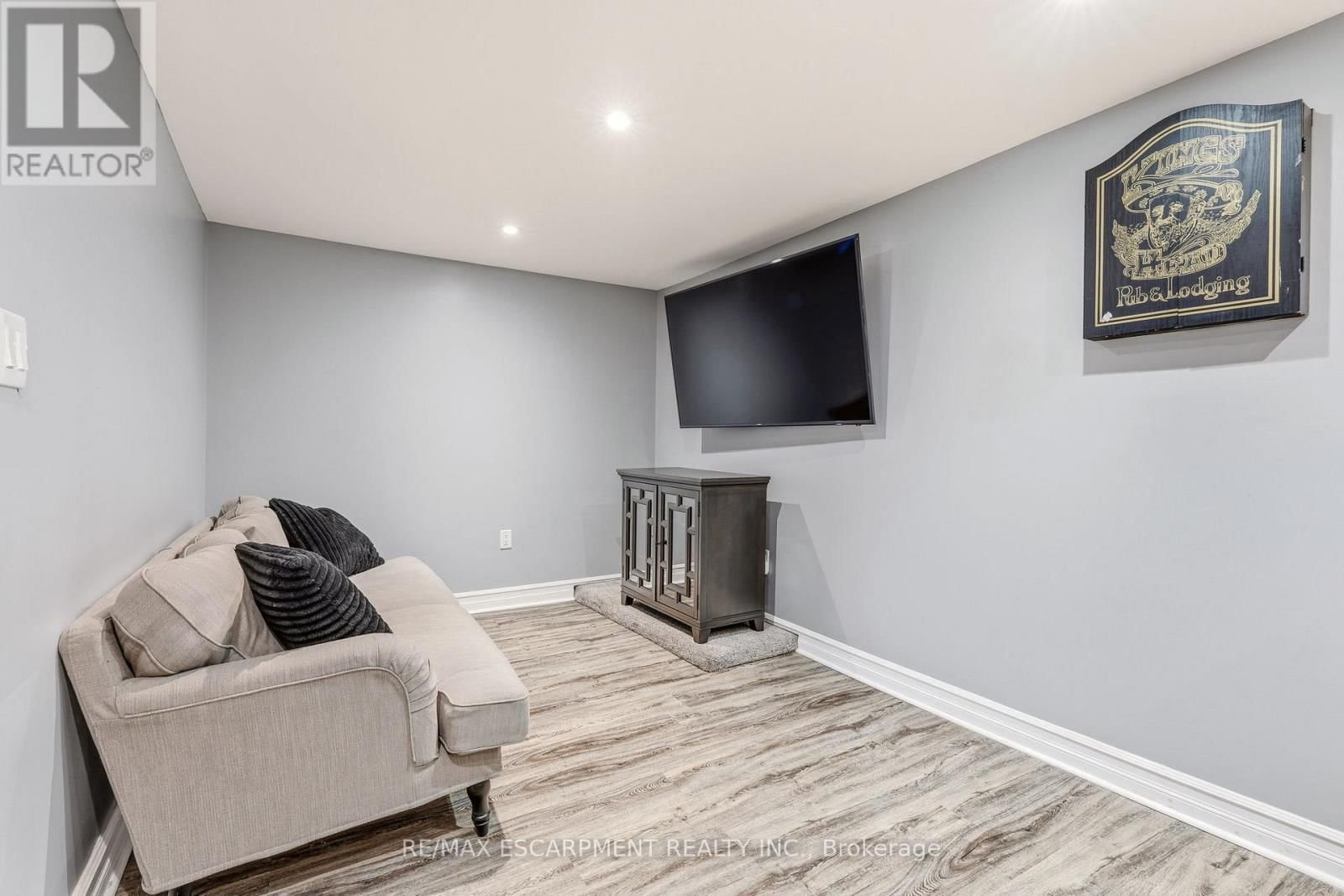 1189 BRITANNIA ROAD Image 34