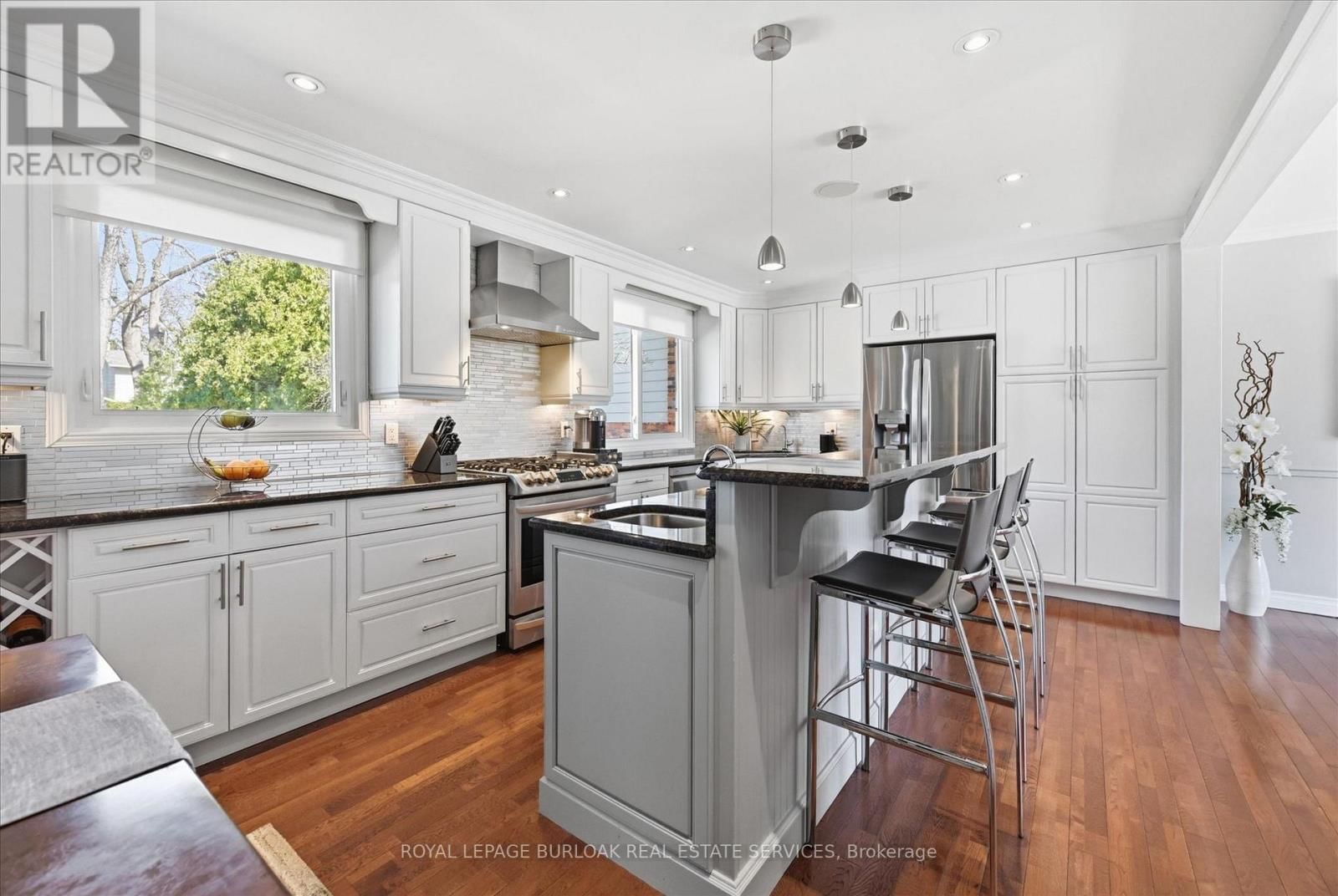 3299 SPRUCE AVENUE Image 16