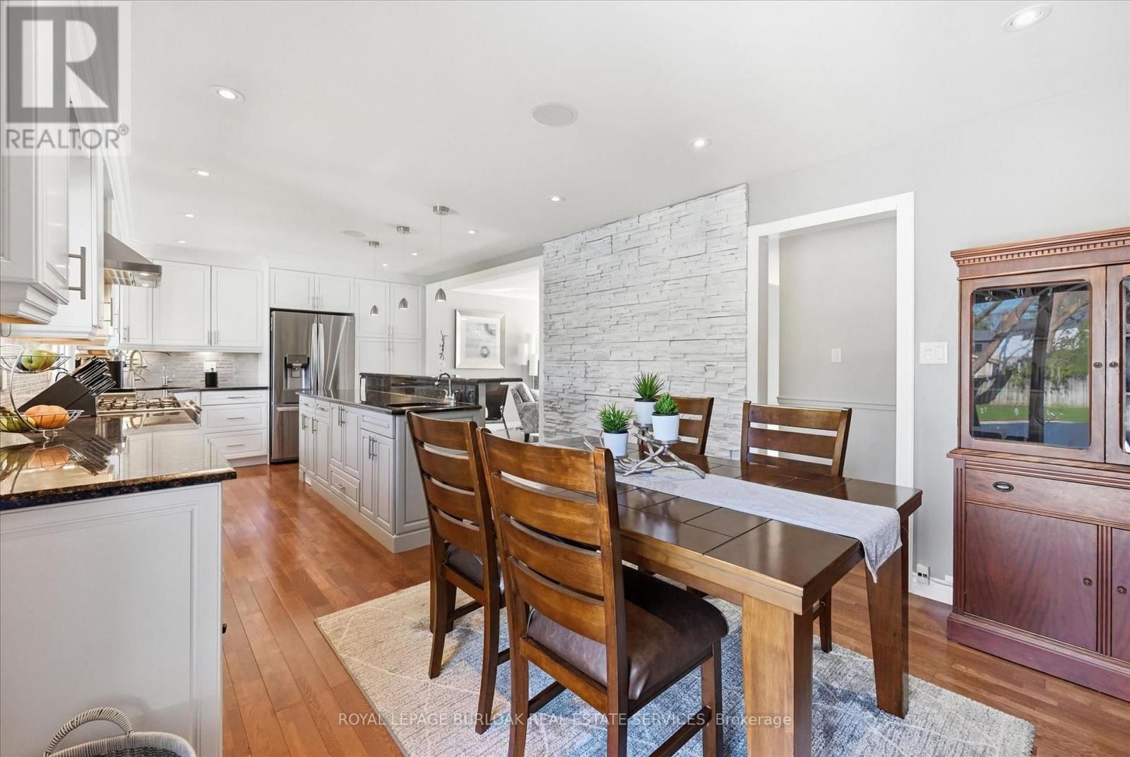 3299 SPRUCE AVENUE Image 18