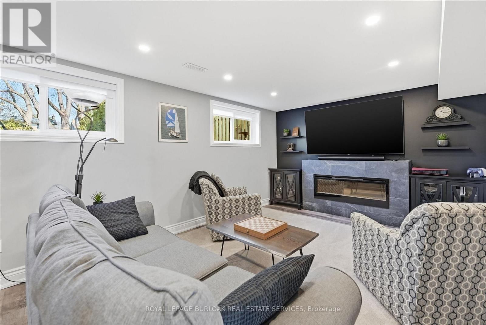 3299 SPRUCE AVENUE Image 28