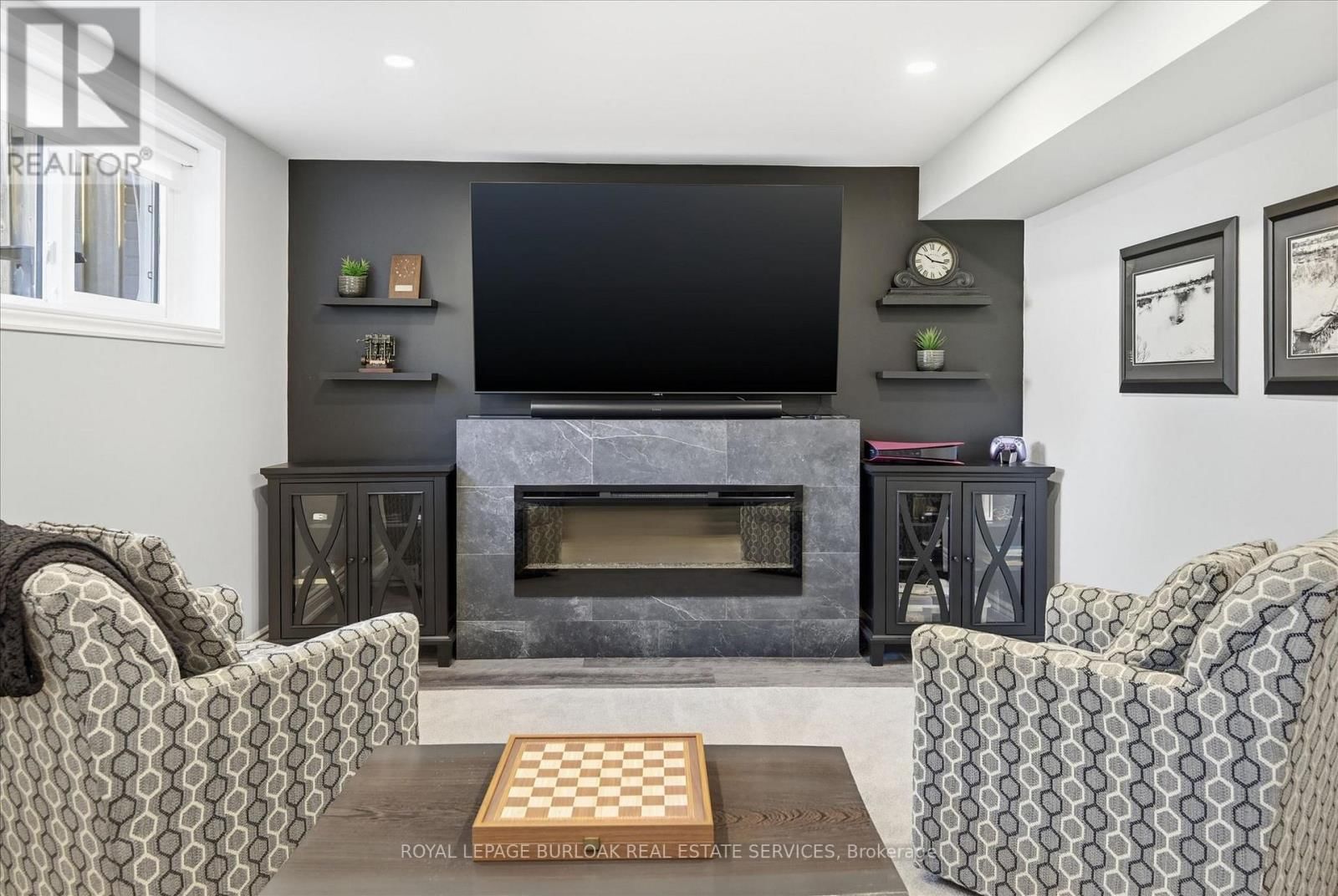 3299 SPRUCE AVENUE Image 30