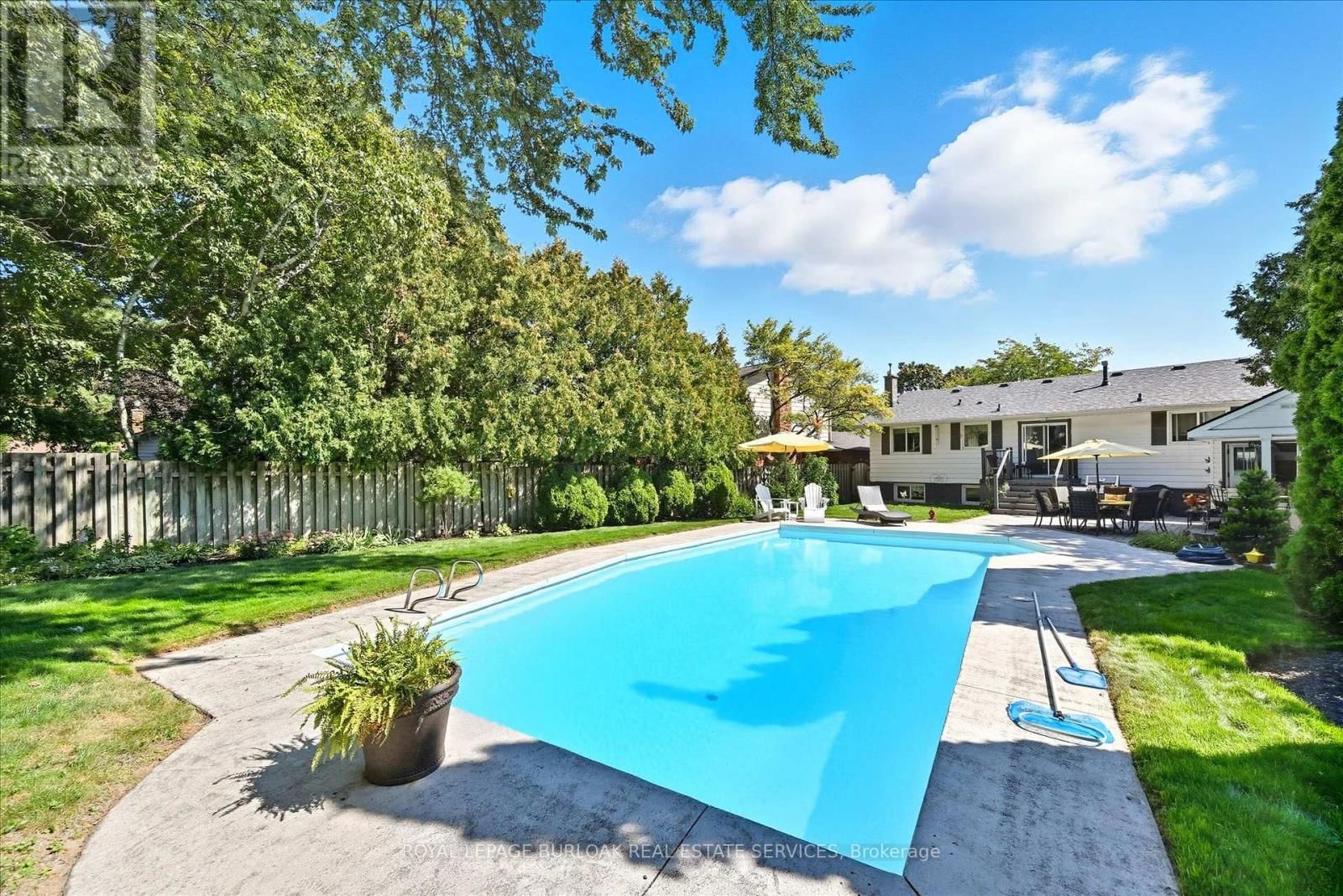 3299 SPRUCE AVENUE Image 47