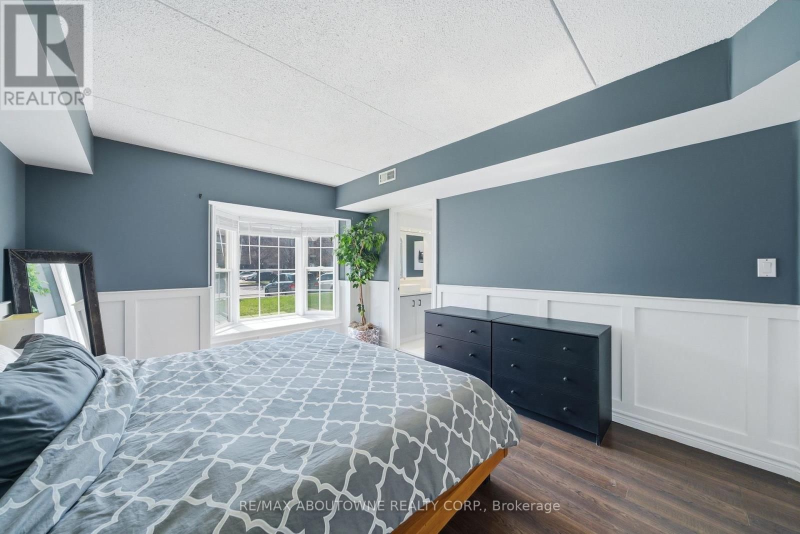 111 - 4015 KILMER DRIVE Image 18