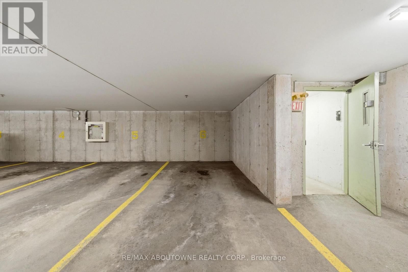 111 - 4015 KILMER DRIVE Image 21