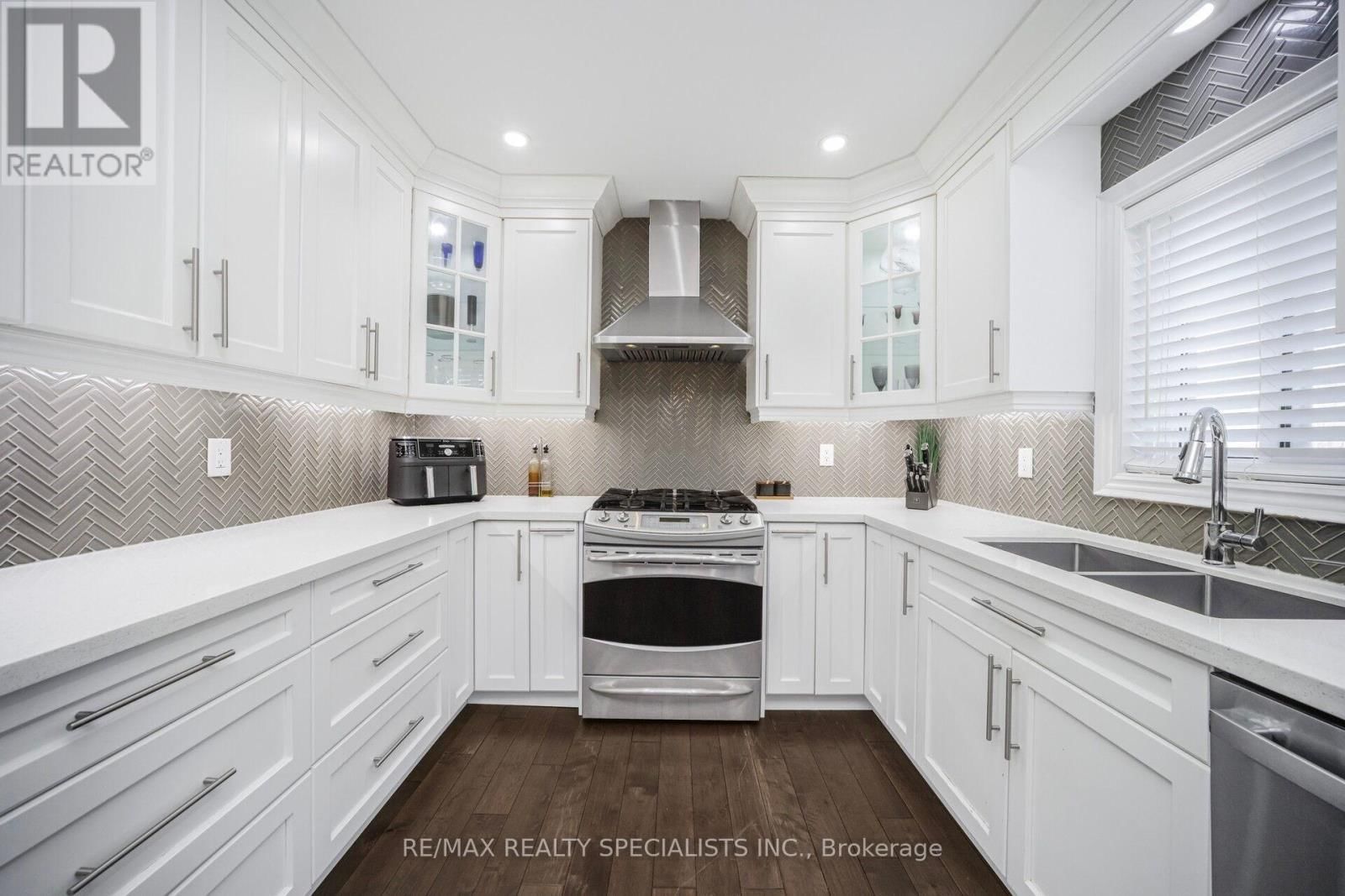 44 DUNVEGAN CRESCENT Image 17