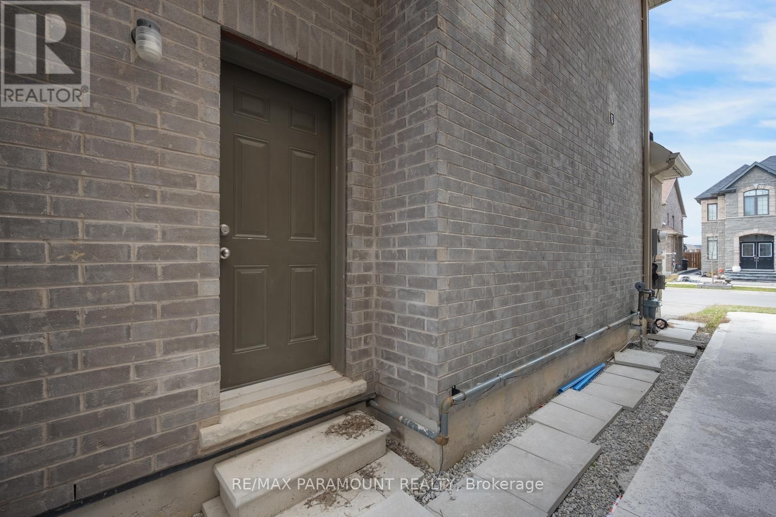 5 EZRA CRESCENT Image 50