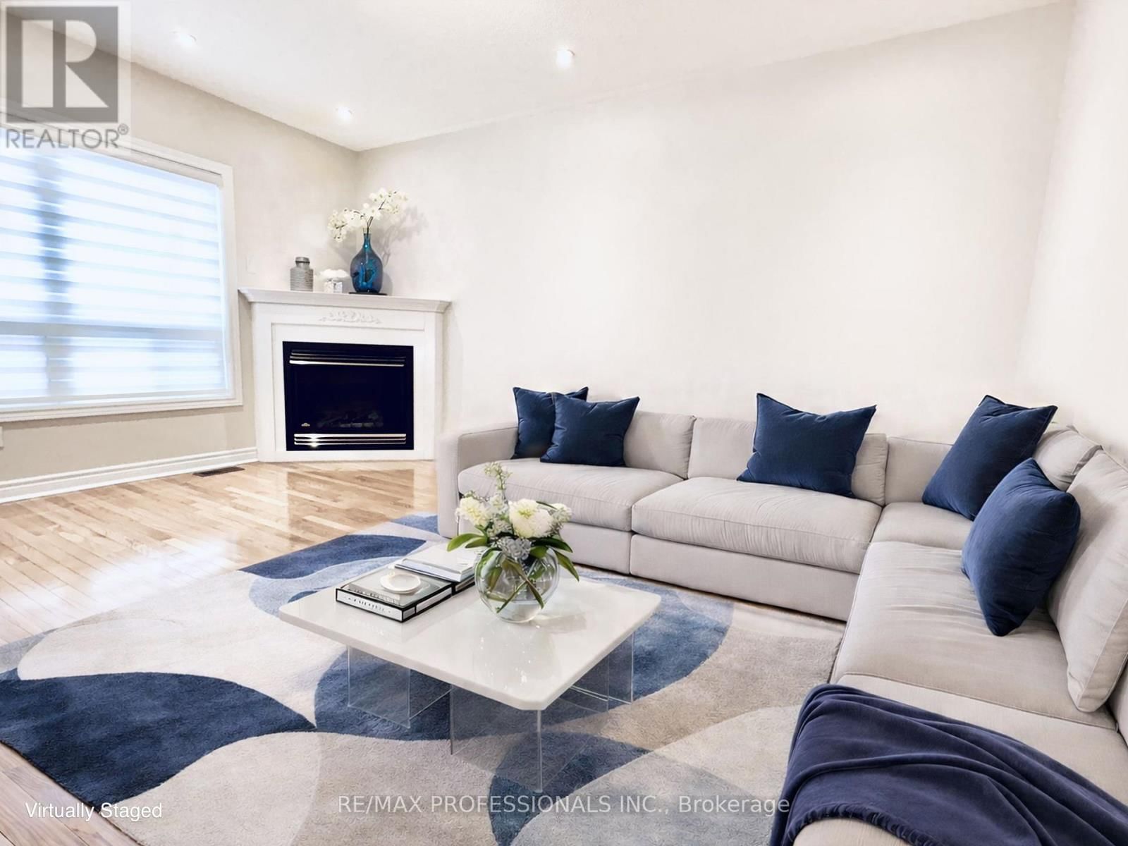 851 CLEMENS CRESCENT Image 4