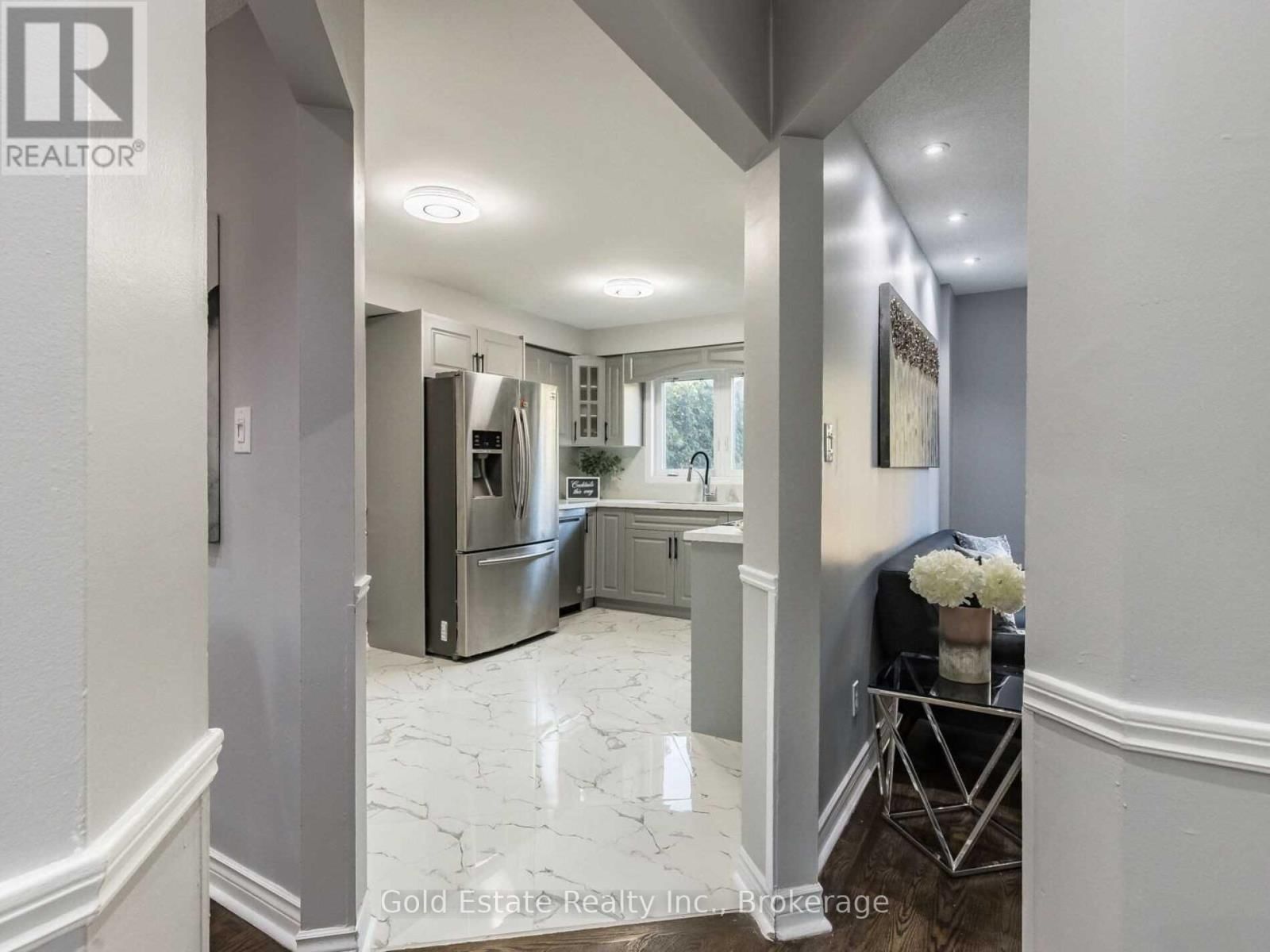 Upper - 25 HORSHAM STREET Image 10