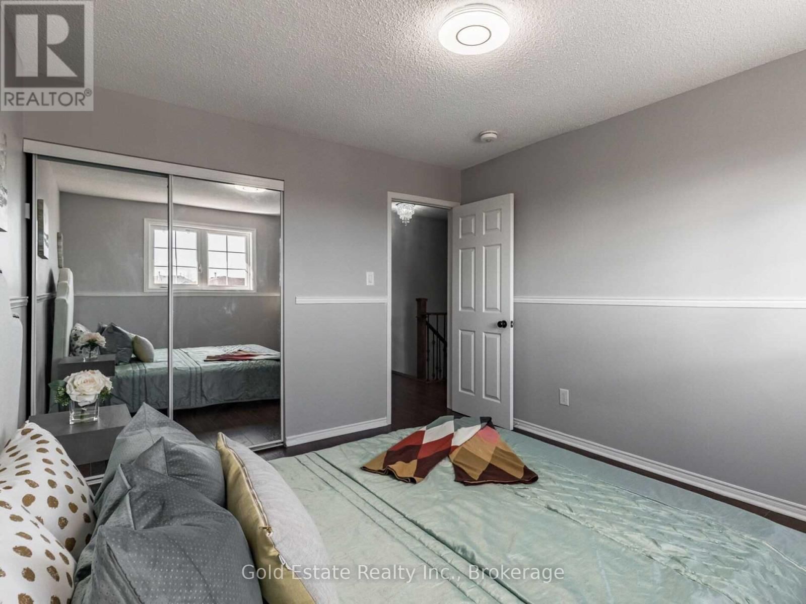 Upper - 25 HORSHAM STREET Image 28