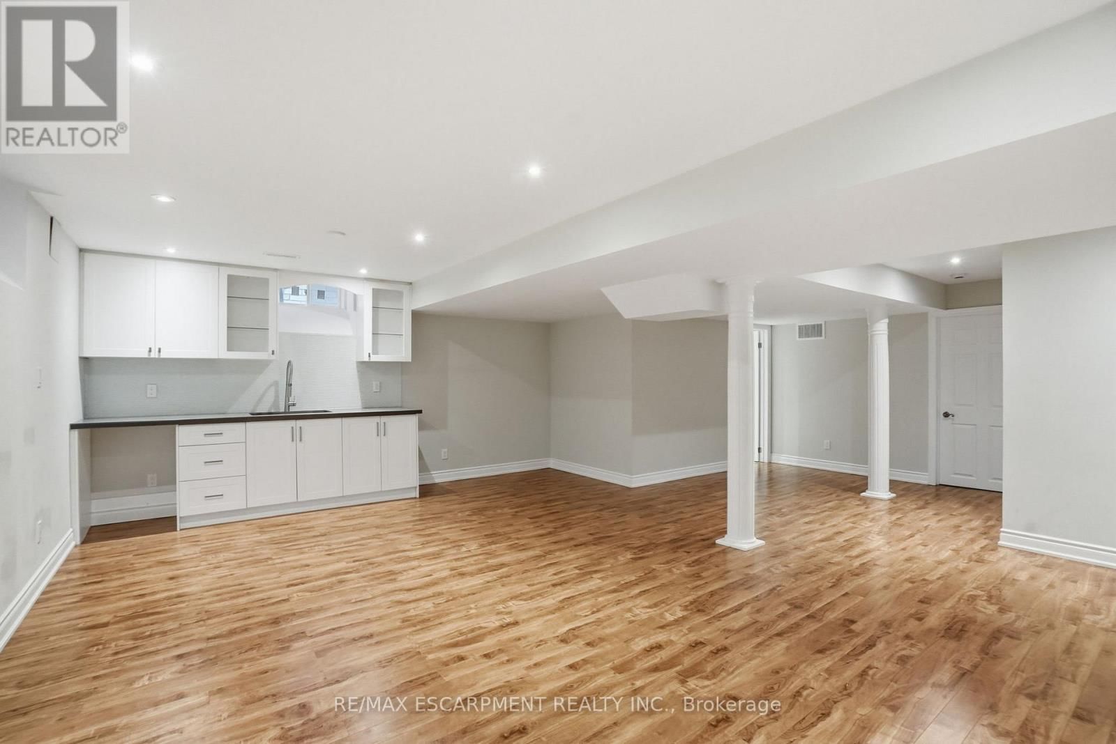 198 JESSIE CAVERHILL PASS Image 44