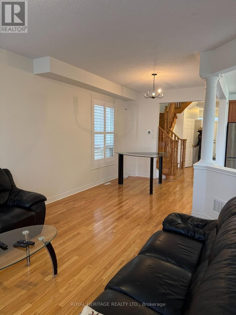 Main - 49 EVERINGHAM CIRCLE Image 2