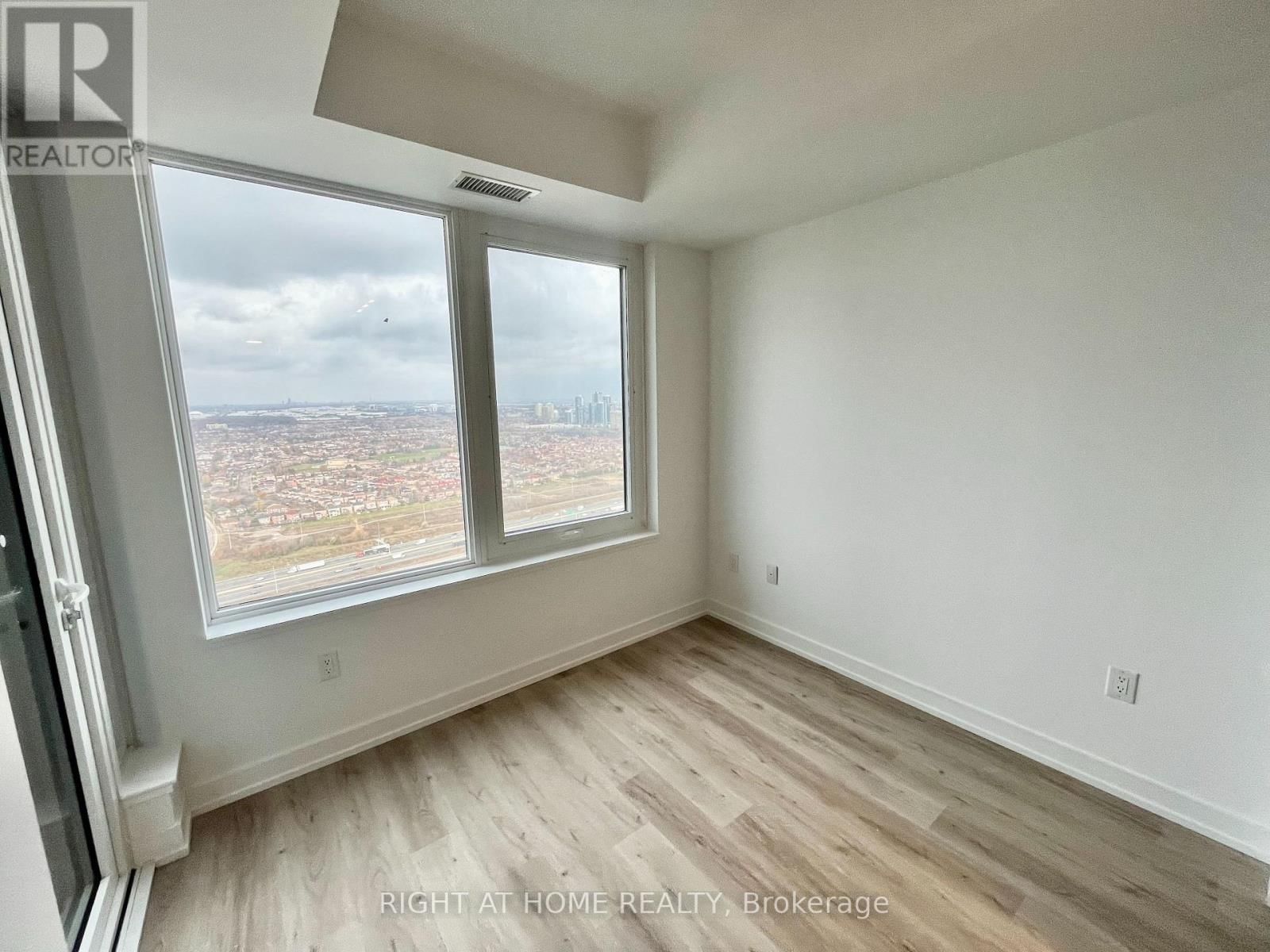 3901 - 395 SQUARE ONE DRIVE Image 7