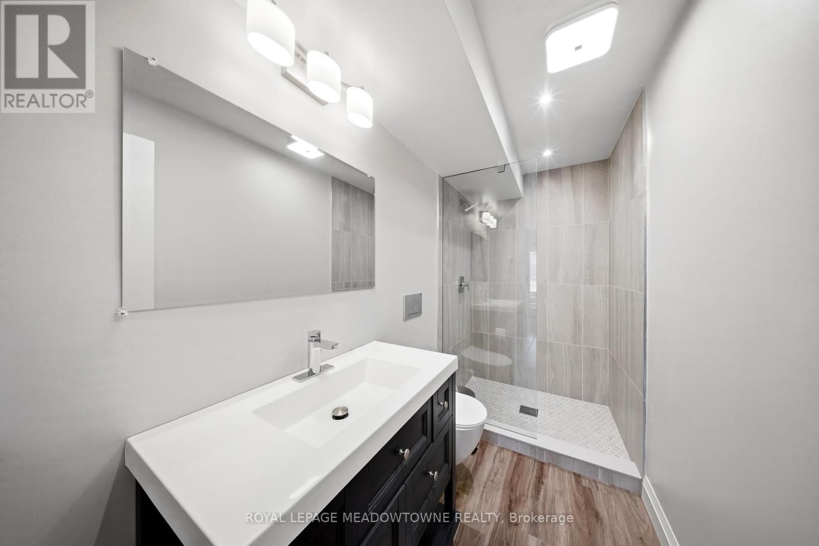 254 MAIN STREET SOUTH Image 41