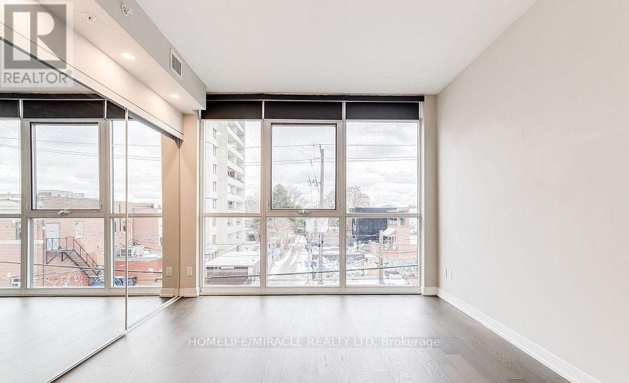 TH155 - 38 HOWARD PARK AVENUE Image 10