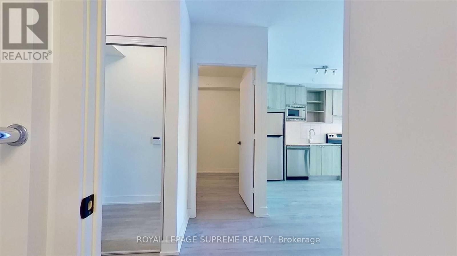 417 - 60 GEORGE BUTCHART DRIVE Image 15