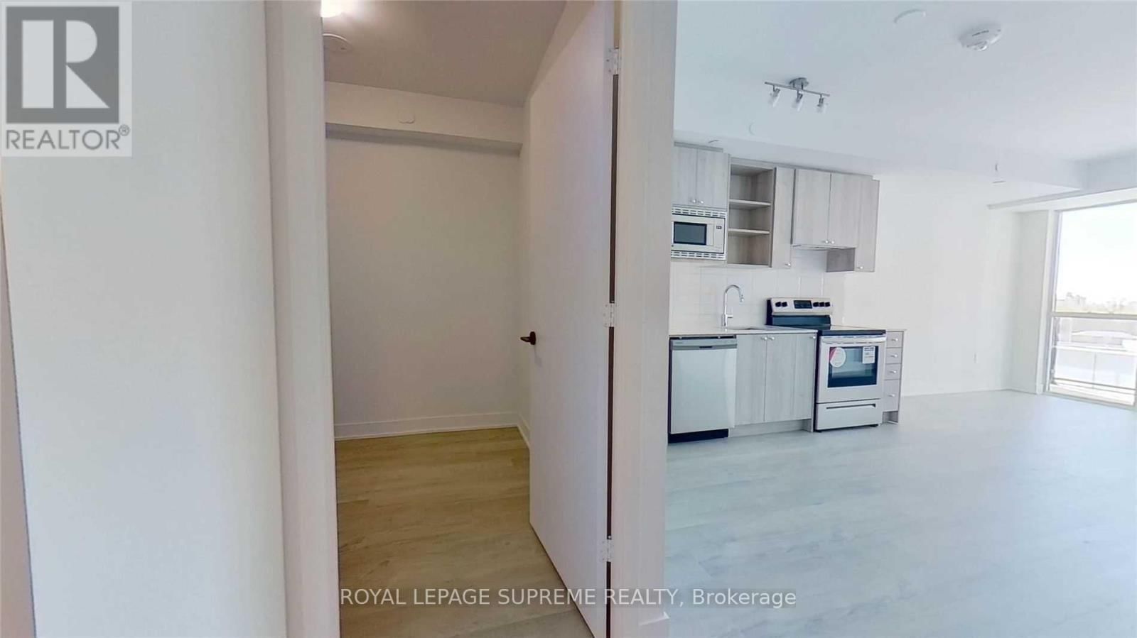 417 - 60 GEORGE BUTCHART DRIVE Image 16