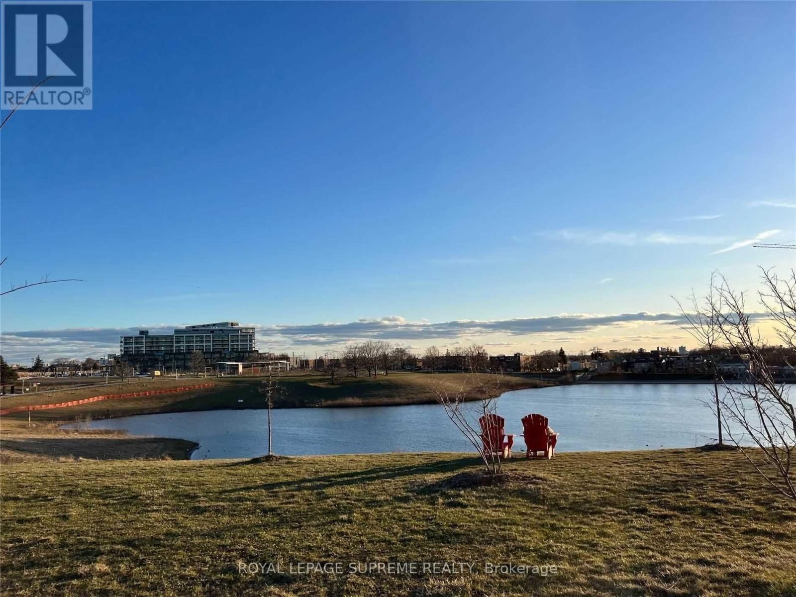 417 - 60 GEORGE BUTCHART DRIVE Image 3