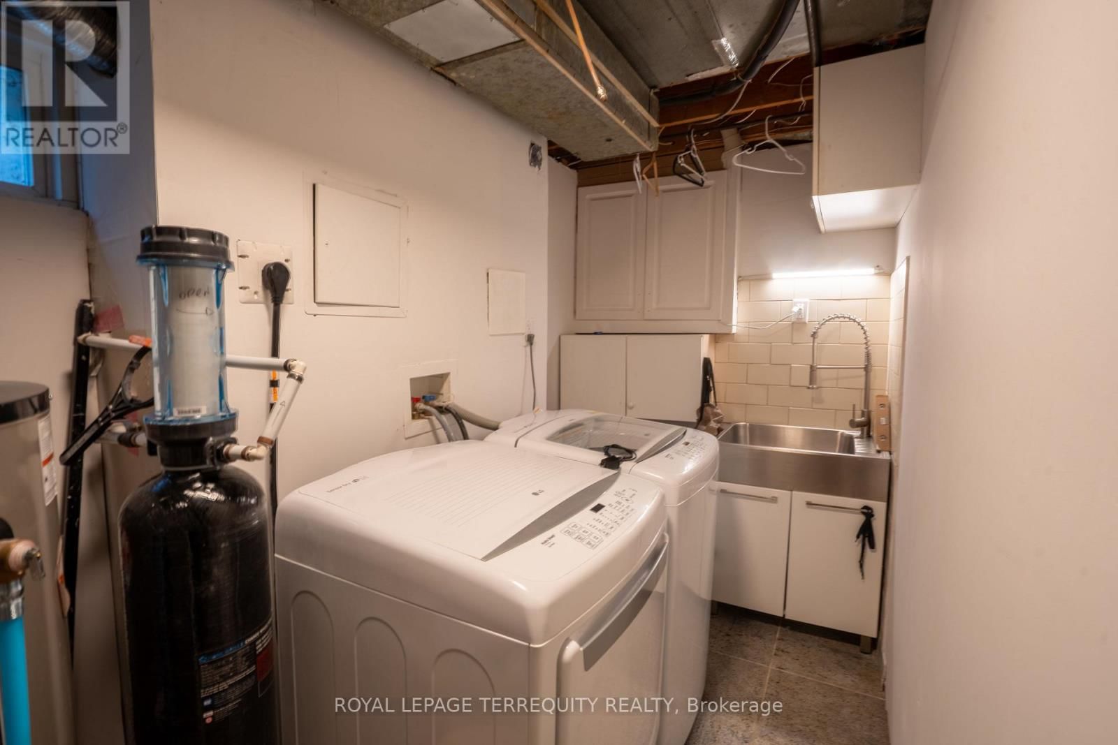 65 DORSET DRIVE Image 34