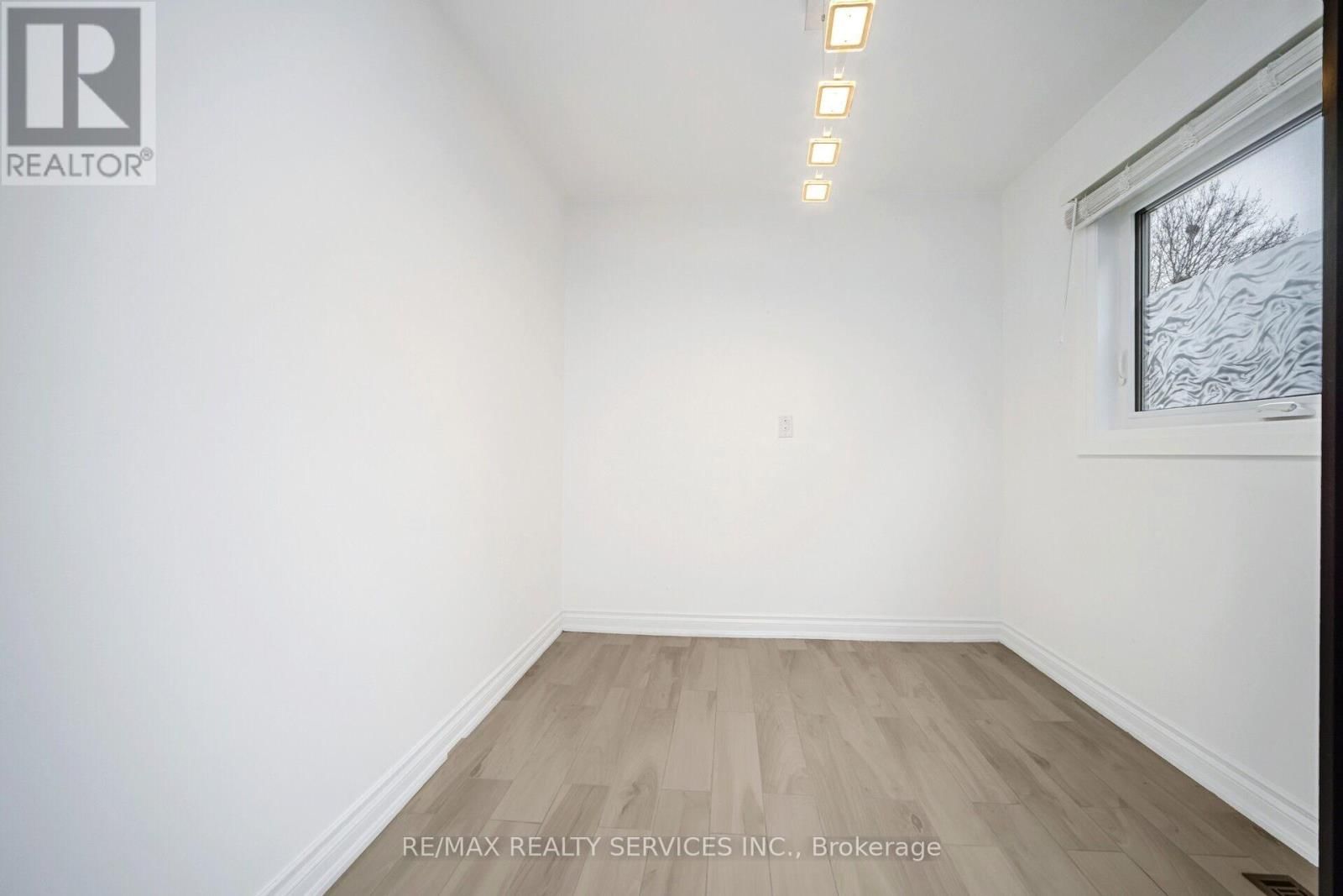 19 WAYNE NICOL DRIVE Image 16